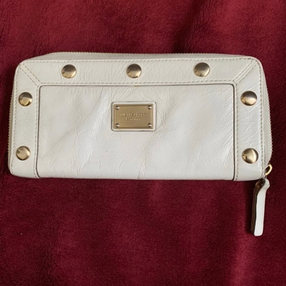 Michael Kors zip wallet